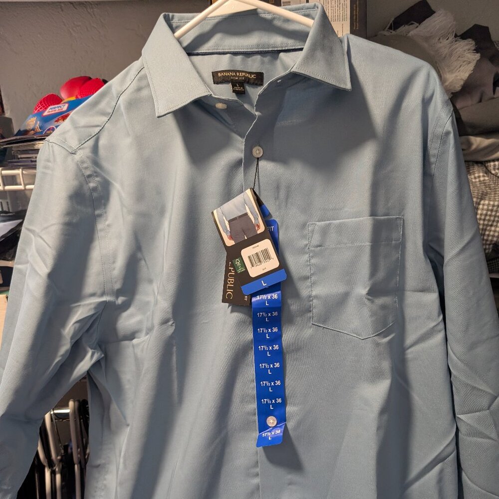 Men’s Banana Republic Blue Non Iron Slim Fit Long Sleeve Button Down Shirt